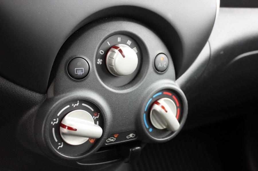  Nissan Micra 2015 года  (фото 31 из 37)